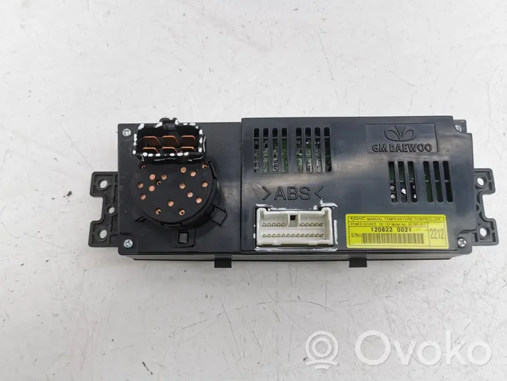 Opel Antara Climate control unit 1208220021