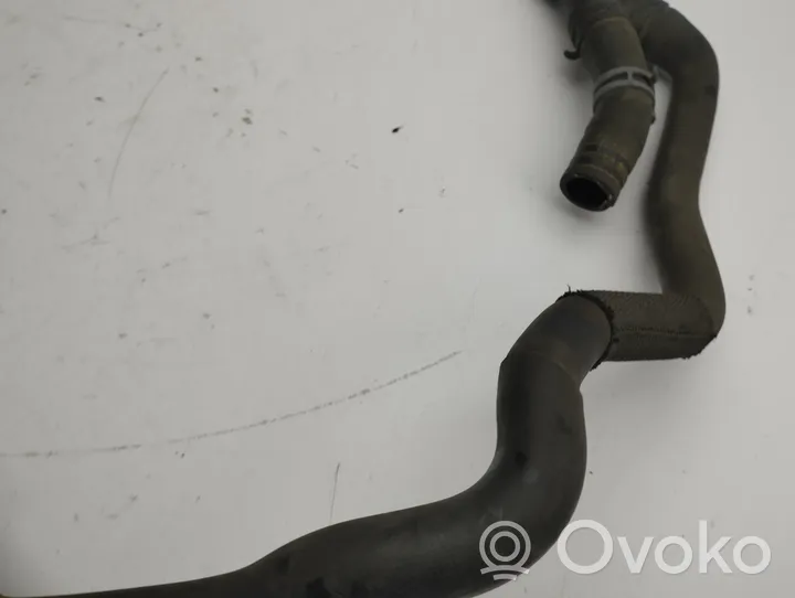 Volkswagen T-Roc Moottorin vesijäähdytyksen putki/letku 04C121070B