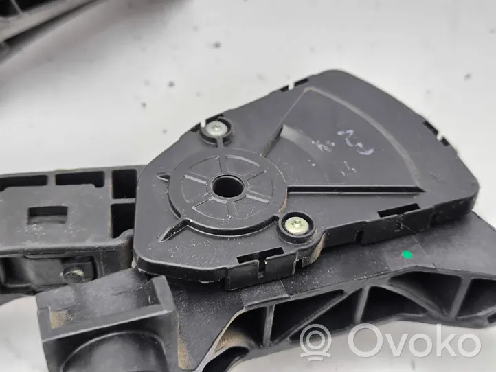 Hyundai i40 Pedal del acelerador GEJ0109A3Z000