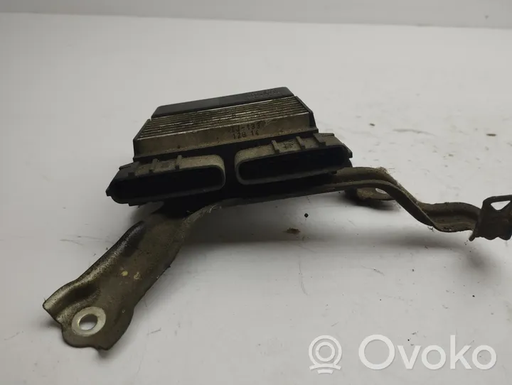 Toyota Corolla Verso AR10 Unité / module de commande d'injection de carburant 8987171010