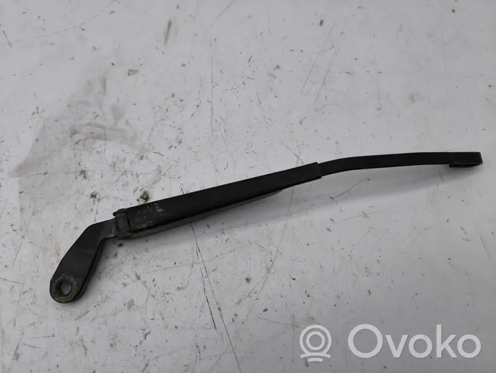 Opel Zafira A Aizmugurējā loga tīrītāja kājiņa 1H6955706