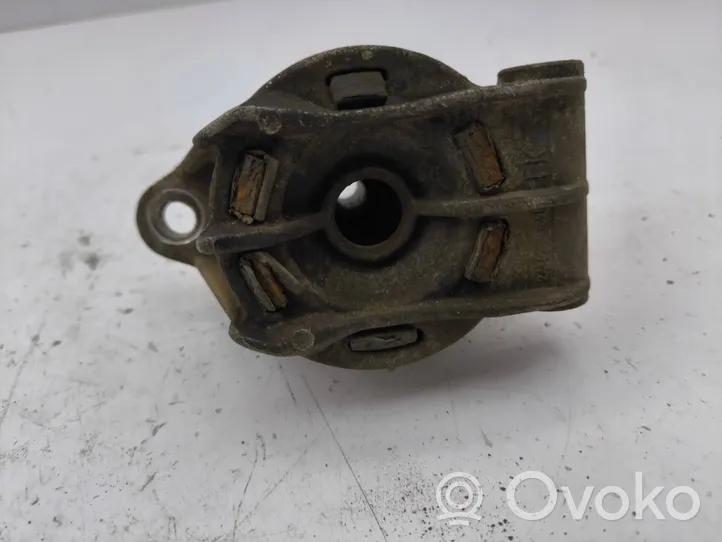 Opel Zafira A Engine mount bracket 