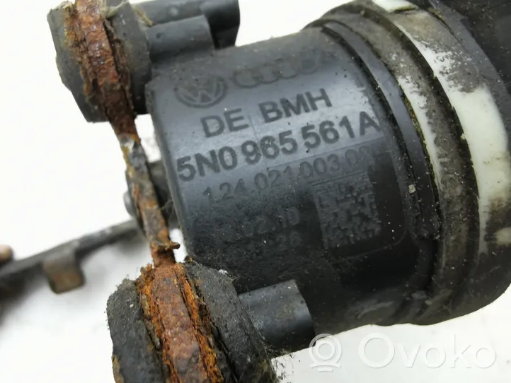 Volkswagen PASSAT B6 Sähköinen jäähdytysnesteen apupumppu 5N0965561A