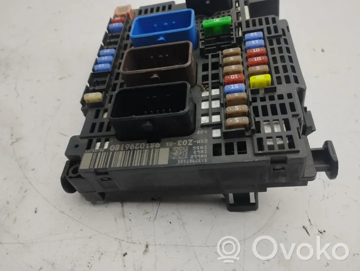 Peugeot 3008 II Module de fusibles 9810296180