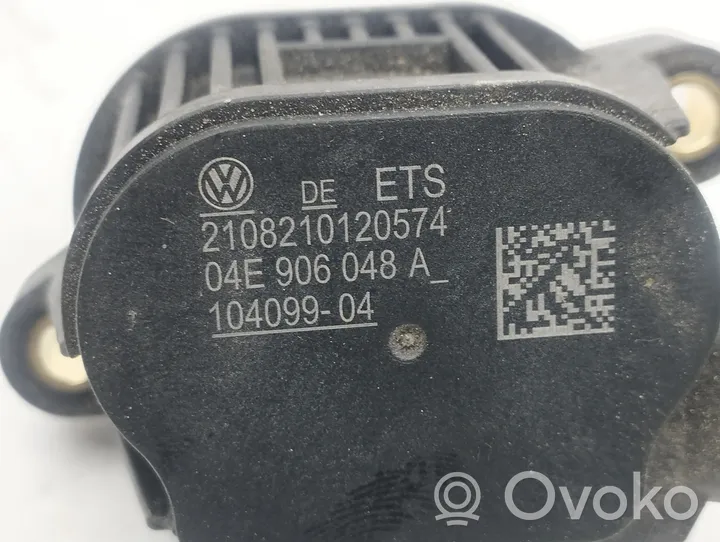 Volkswagen Golf VIII Valvola di fasatura dell’albero a camme Vanos 04E906048A