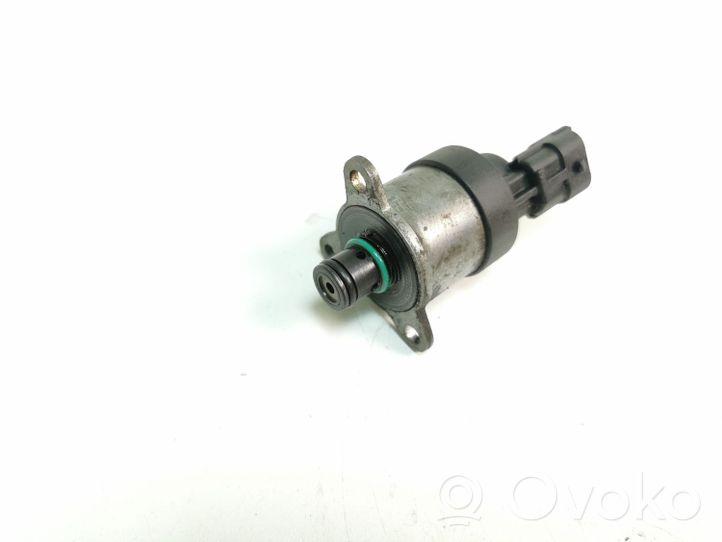 Opel Astra H Fuel pressure regulator 