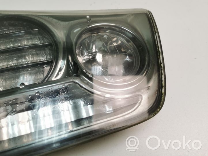 Lexus RX 330 - 350 - 400H Lampy tylnej klapy bagażnika 