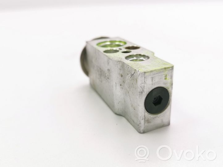 Mitsubishi Outlander Air conditioning (A/C) expansion valve CSA387B006A