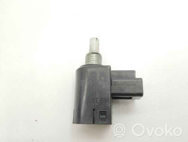 Toyota Auris E180 Sensor del pedal de embrague CV591