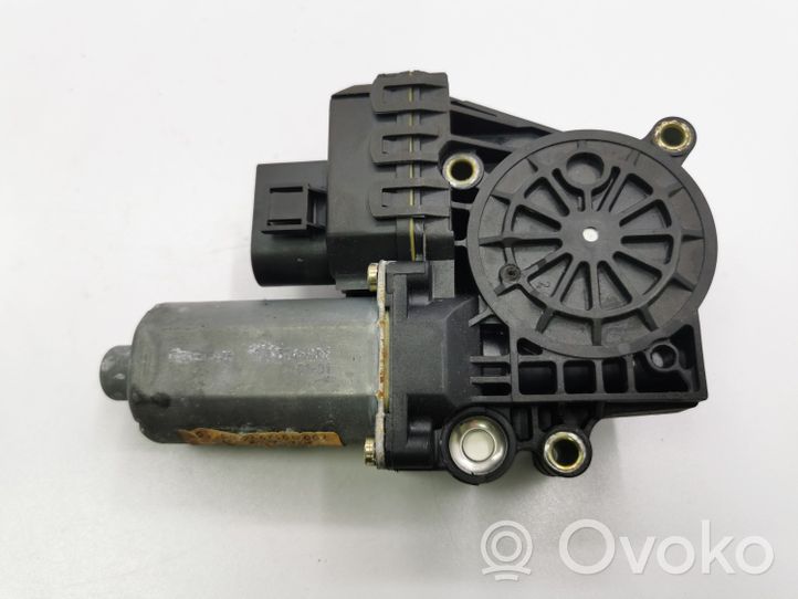 Audi A6 S6 C5 4B Moteur de lève-vitre de porte avant 0130821774