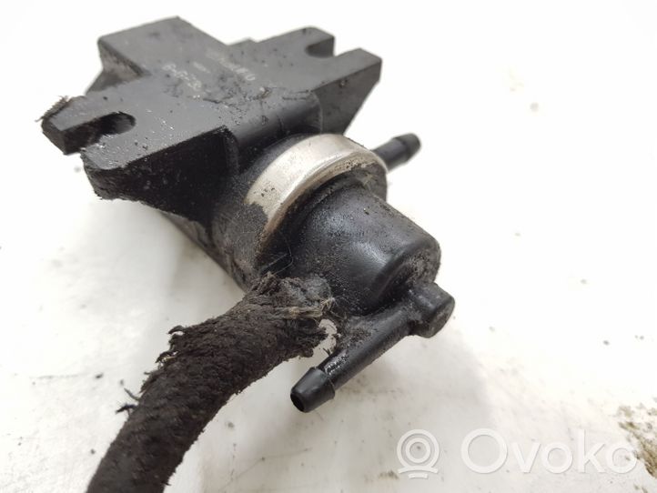 Audi A4 S4 B5 8D Vacuum valve 1H090662717798