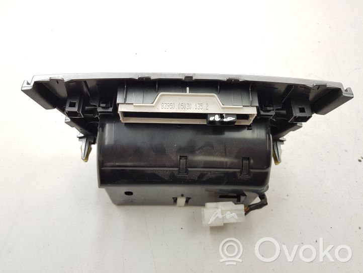 Toyota Avensis T270 Popielniczka deski rozdzielczej 5880405190