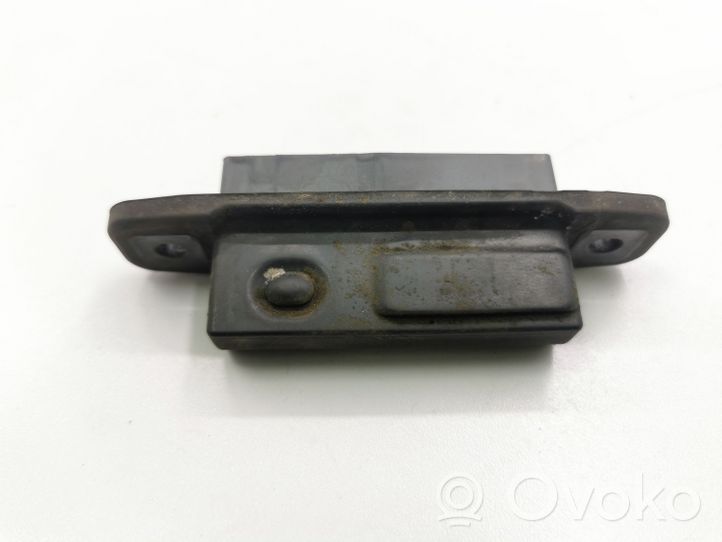 Toyota Avensis T270 Tailgate opening switch 9655B23