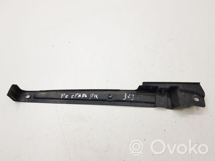 KIA Carens II Panel wykończeniowy błotnika 841561D000