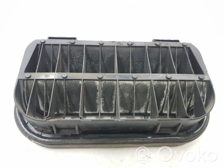 Volkswagen PASSAT B5.5 Quarter panel pressure vent 4A0819181