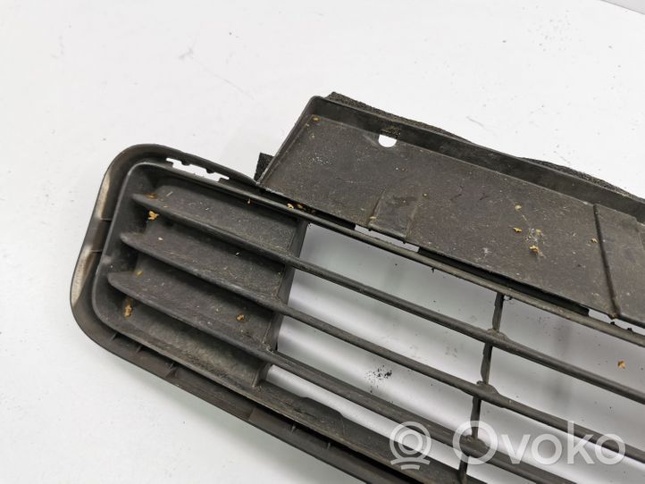 Toyota Prius (XW30) Unteres Gitter dreiteilig vorne 5311247040