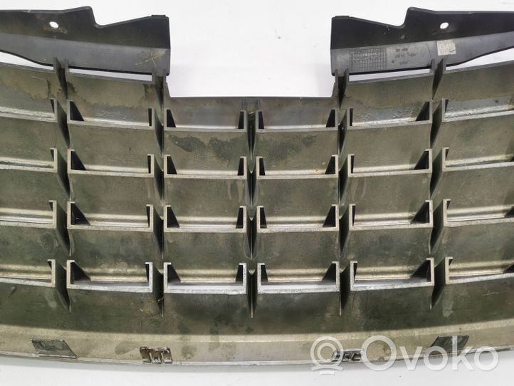 Chrysler Voyager Grille calandre supérieure de pare-chocs avant 05113127AA