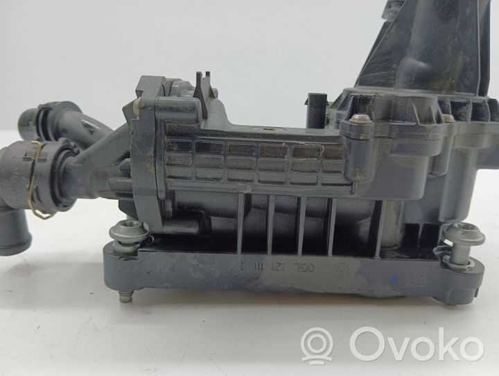 Audi A3 8Y Termostat / Obudowa termostatu 05L121111Q