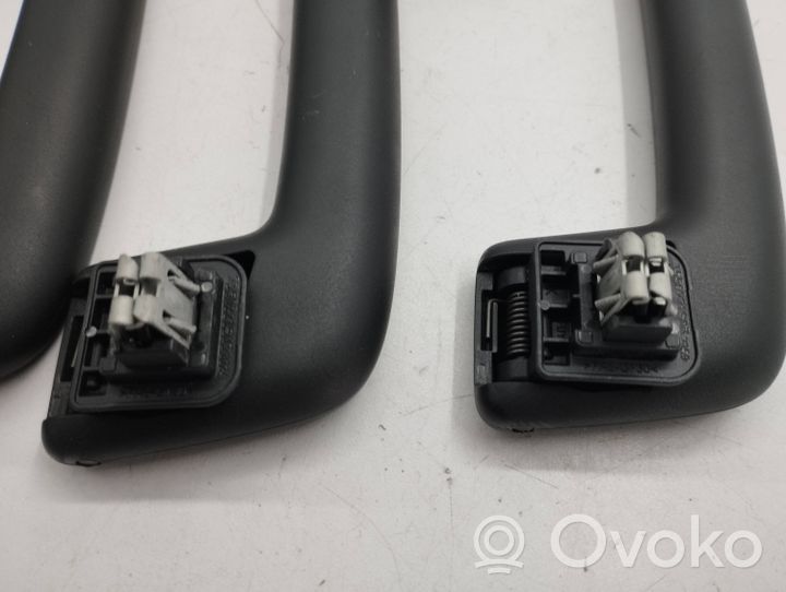 Audi A3 8Y Un set di maniglie per il soffitto 8Y0857644