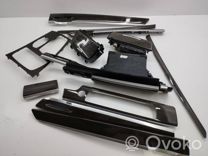 BMW 7 F01 F02 F03 F04 Priekšpusē dekoratīvās apdares lenta 9115537