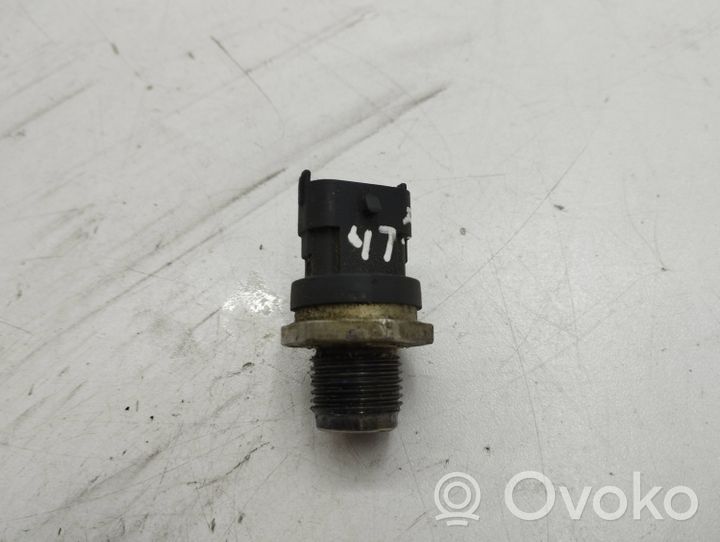 Opel Corsa D Capteur de pression de carburant 55207677