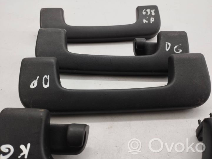 Audi Q7 4L Un set di maniglie per il soffitto 8P0857607K