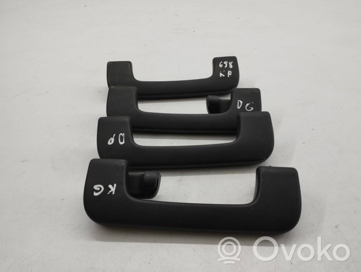 Audi Q7 4L Un set di maniglie per il soffitto 8P0857607K