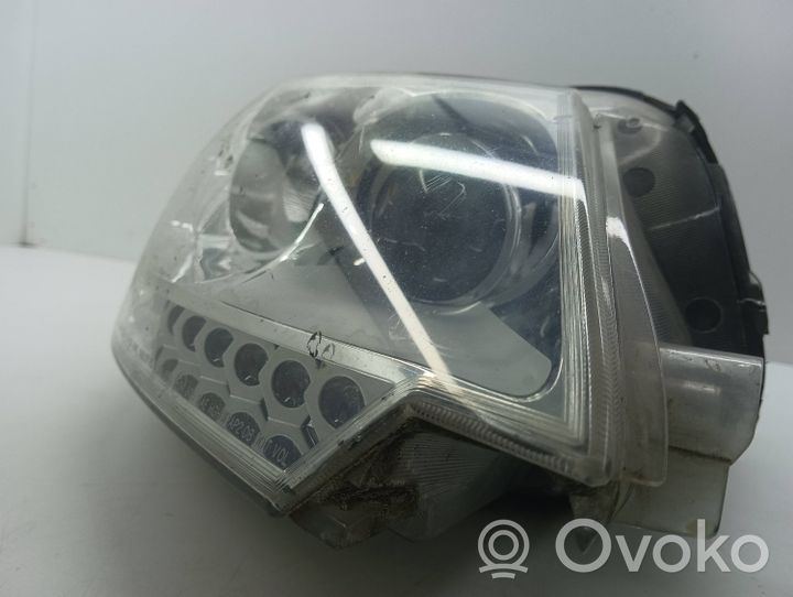 Maserati Quattroporte Lampa przednia 20001509