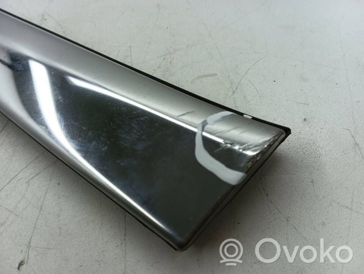 Citroen C5 Aircross Rivestimento modanatura del vetro della portiera posteriore 9819811777