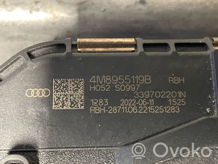 Audi Q7 4M Etupyyhkimen vivusto ja moottori 4M8955023