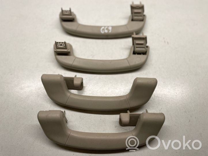 BMW 7 F01 F02 F03 F04 Un set di maniglie per il soffitto 