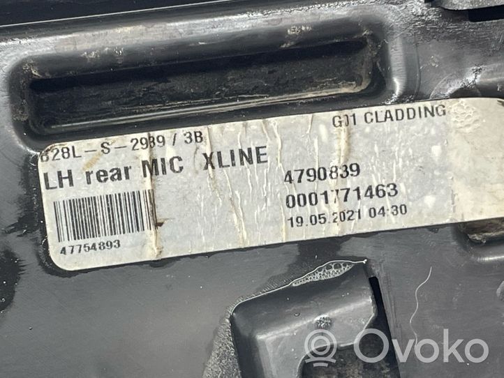 BMW X3 G01 Aizmugurē durvju dekoratīvā apdare (moldings) 7410053