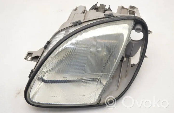 Mercedes-Benz SLK R170 Lampa przednia 0301097611