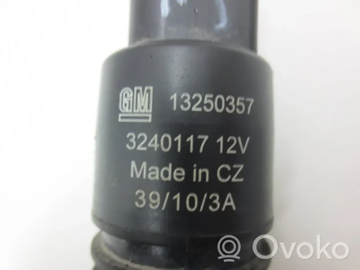 Opel Insignia A Windshield washer spray nozzle 13250357