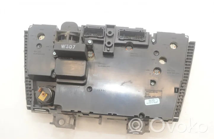 Volvo XC70 Panel klimatyzacji 8691876