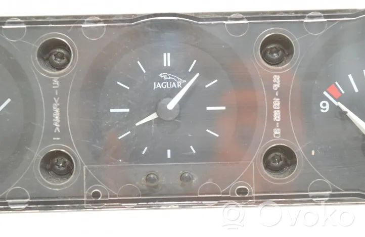 Jaguar XK8 - XKR Horloge 