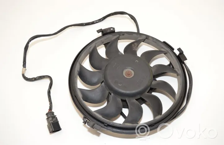 Audi A4 S4 B5 8D Ventilatore di raffreddamento elettrico del radiatore 869228X