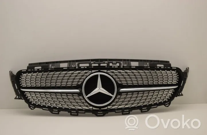 Mercedes-Benz E W238 Grotelės priekinės A2388881400