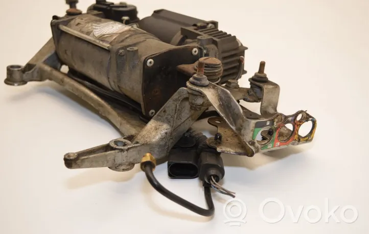 Audi Q7 4L Compressore/pompa sospensioni pneumatiche 15.1574-0039-1