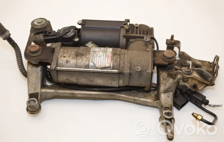 Audi Q7 4L Compressore/pompa sospensioni pneumatiche 15.1574-0039-1