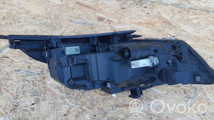 KIA Optima Lampa przednia 92101D4370