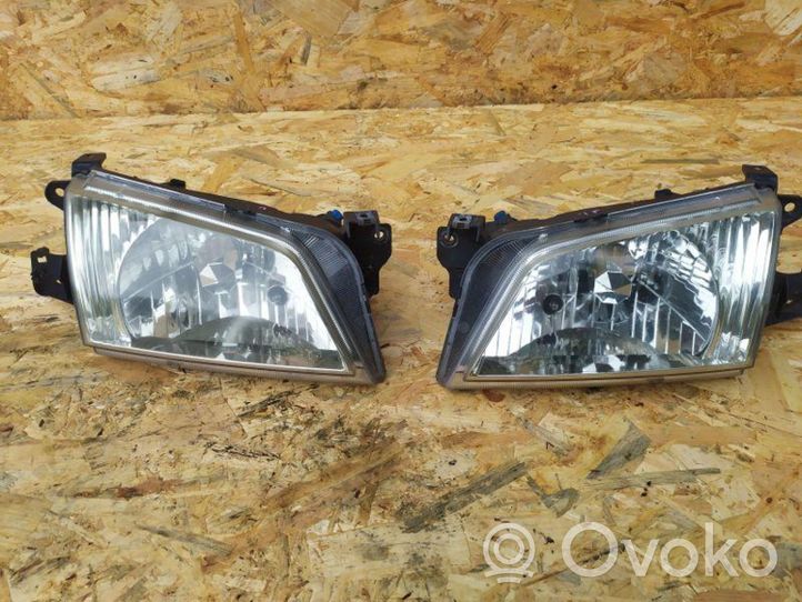 Mazda 323 Lot de 2 lampes frontales / phare 