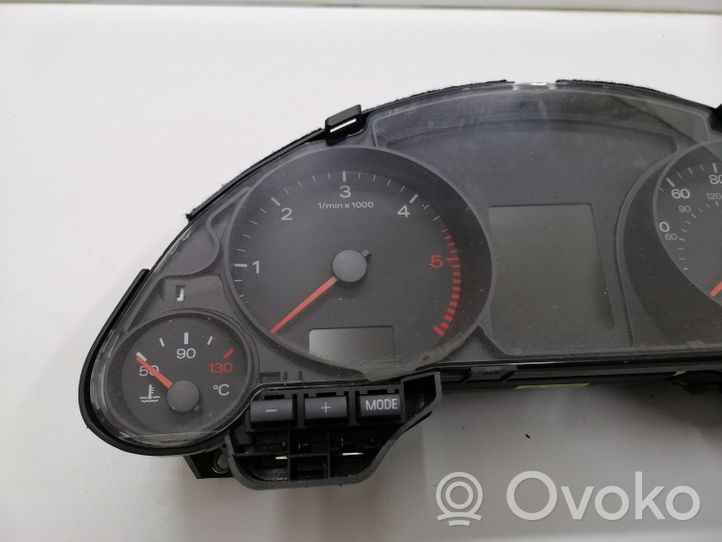 Audi A4 S4 B7 8E 8H Tachimetro (quadro strumenti) 8H0920951E