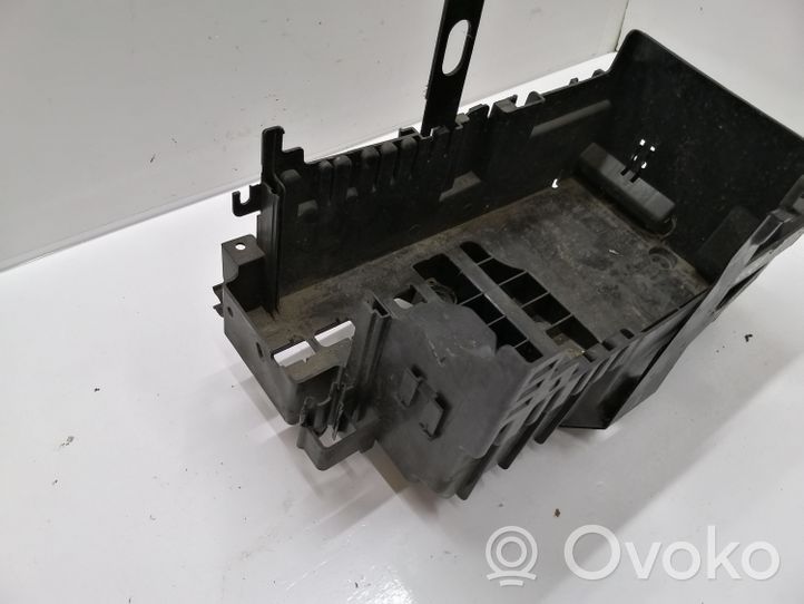 Opel Astra J Vassoio scatola della batteria 13346249