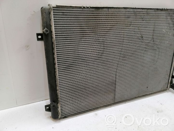 Volkswagen PASSAT B7 Radiateur de refroidissement 5K0121253B