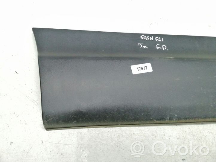 Nissan Qashqai Moulure de porte arrière 828704EA0A