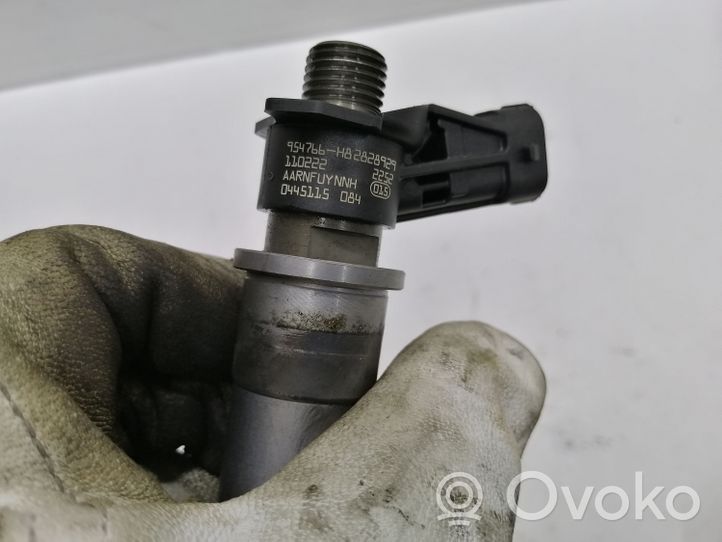 Nissan Qashqai Fuel injector 954766H82828929