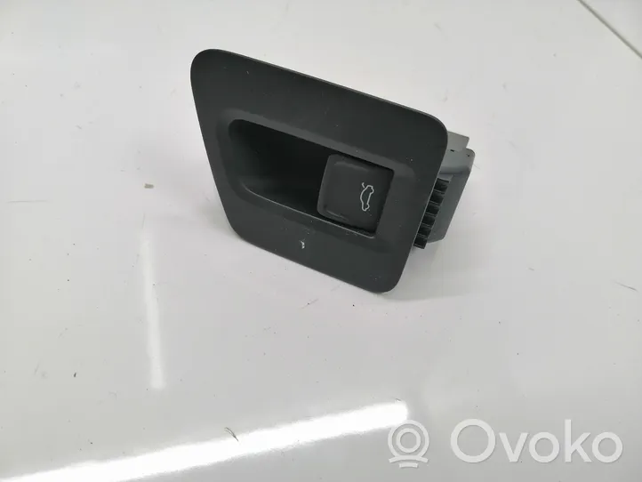 Volkswagen PASSAT B8 Przełącznik / Przycisk otwierania klapy bagażnika 3G0959831