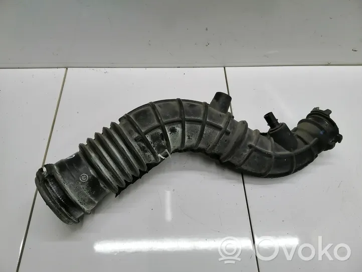 Renault Captur Turbo air intake inlet pipe/hose 165764382R