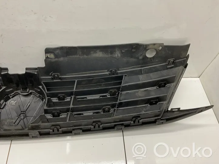 Volkswagen Jetta VI Augšējais režģis 5C6853651AJ